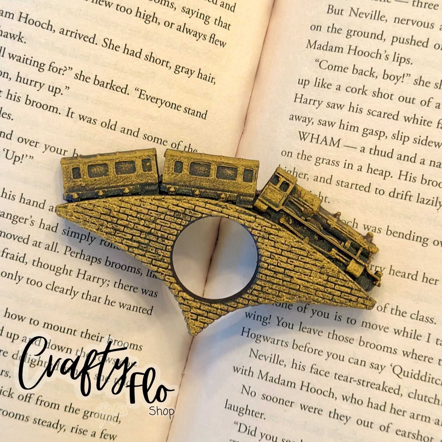Page Holder Express train Book Holder for Easy Page Opening, Perfect Gift for Epic Reading & Fantasy Lovers