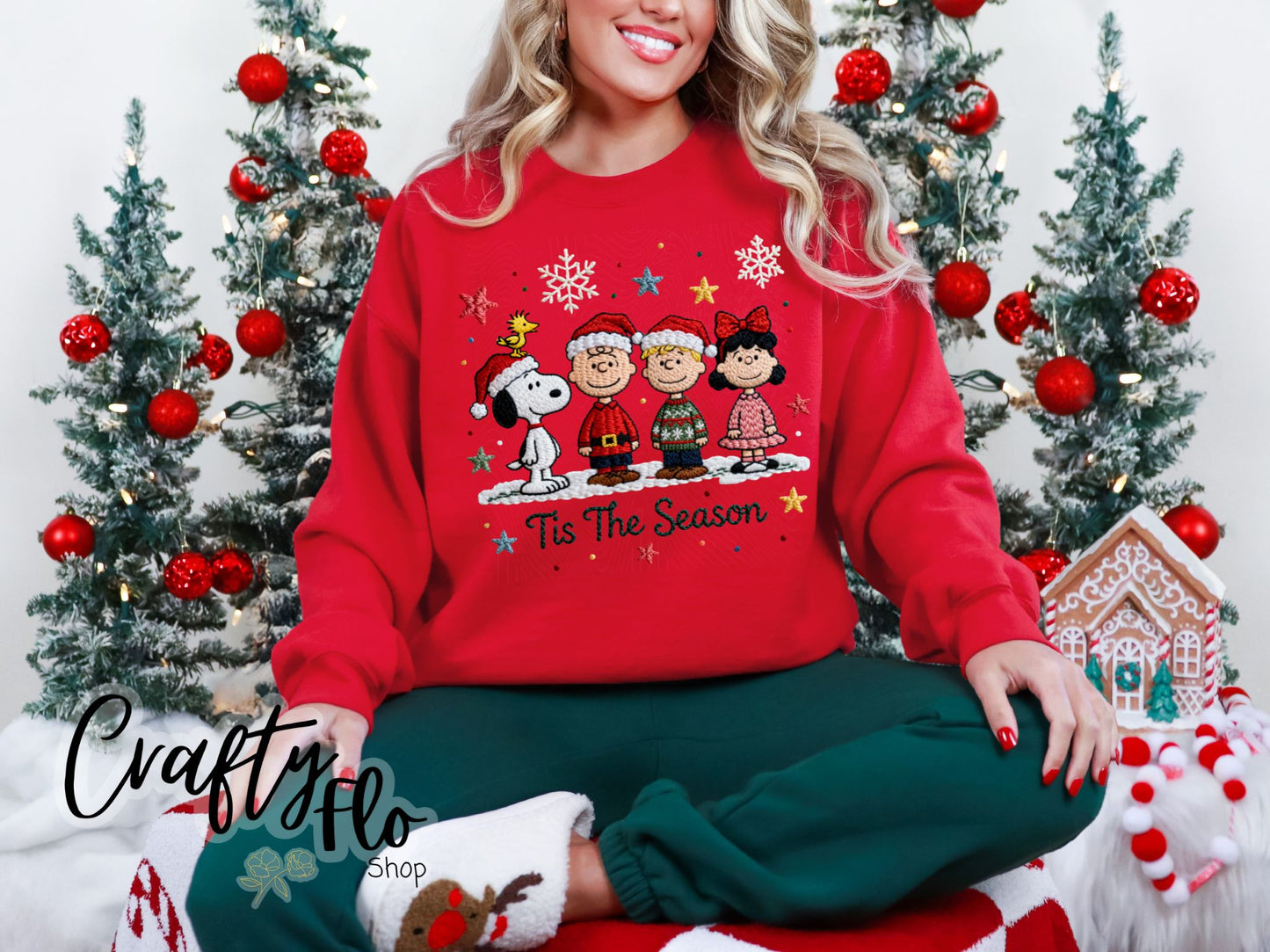 Faux Crochet Snoop & friends christmas Sweatshirt - Unisex Fabric - Ideal for Holiday Fashion - True to Size Fit - Pullover Womenswear Garment